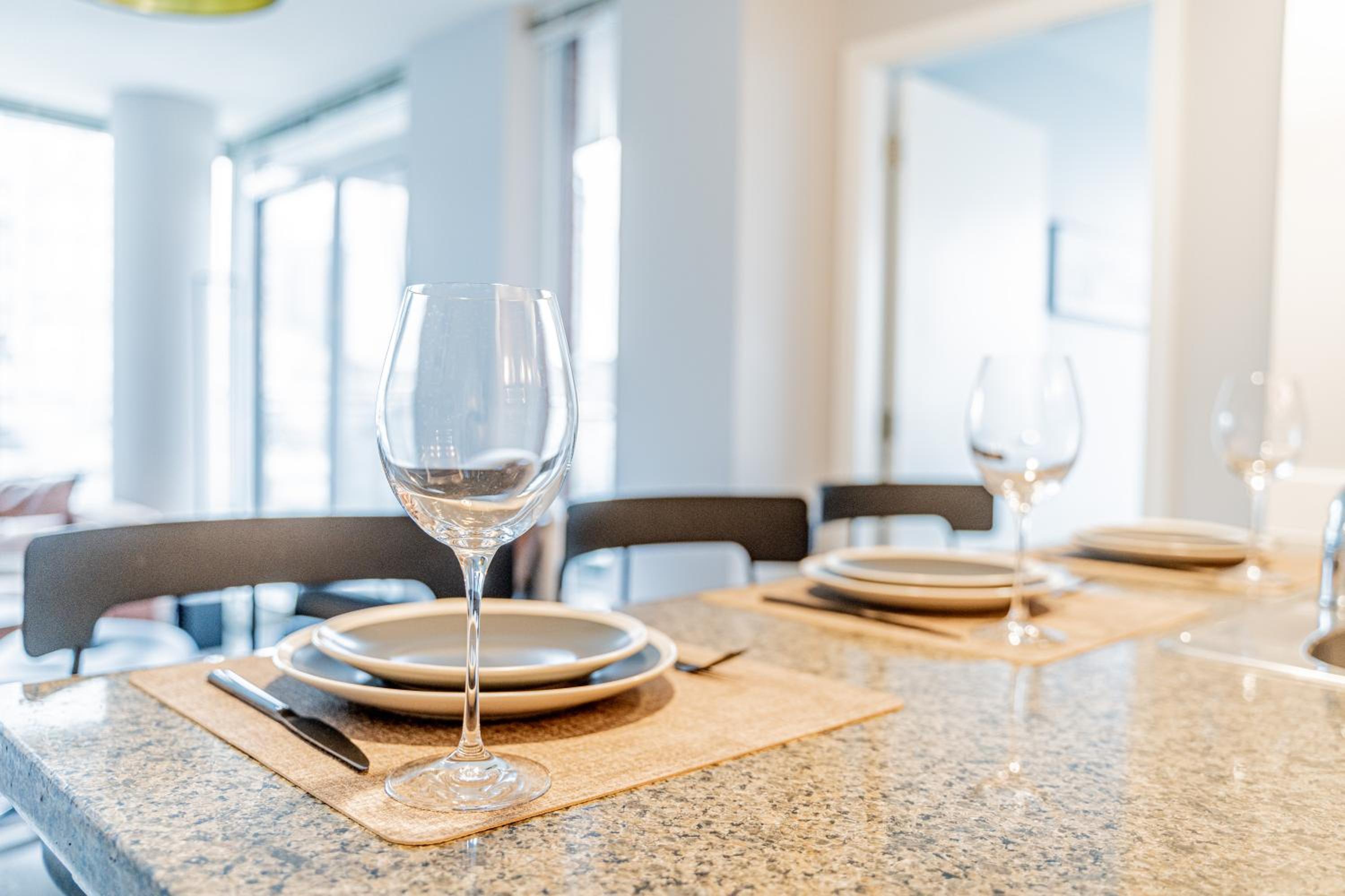 Near BC Place & SkyTrain Access & Free Parking