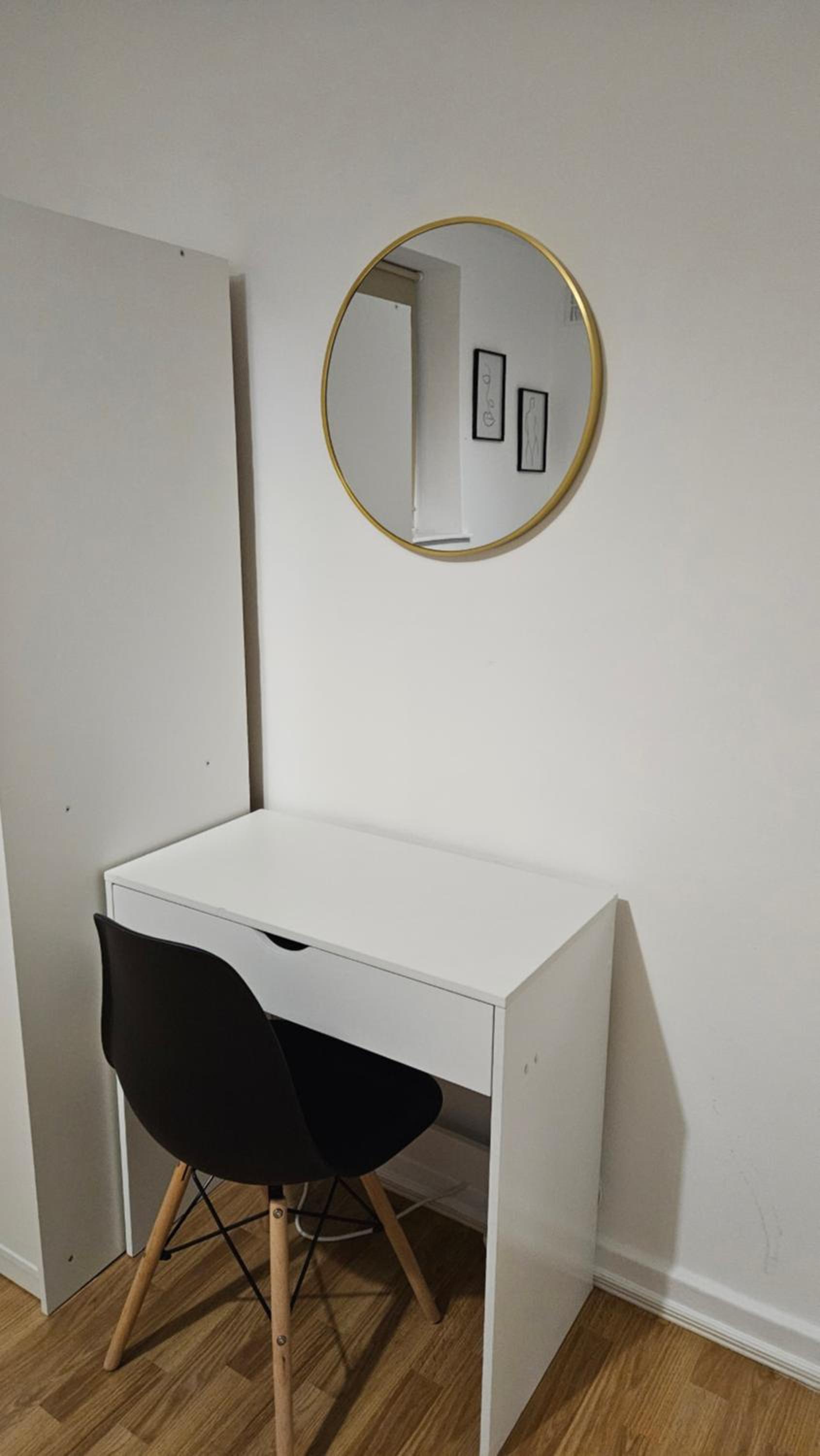 Spacious Two Bedroom Apartment in Battersea, Free Parking