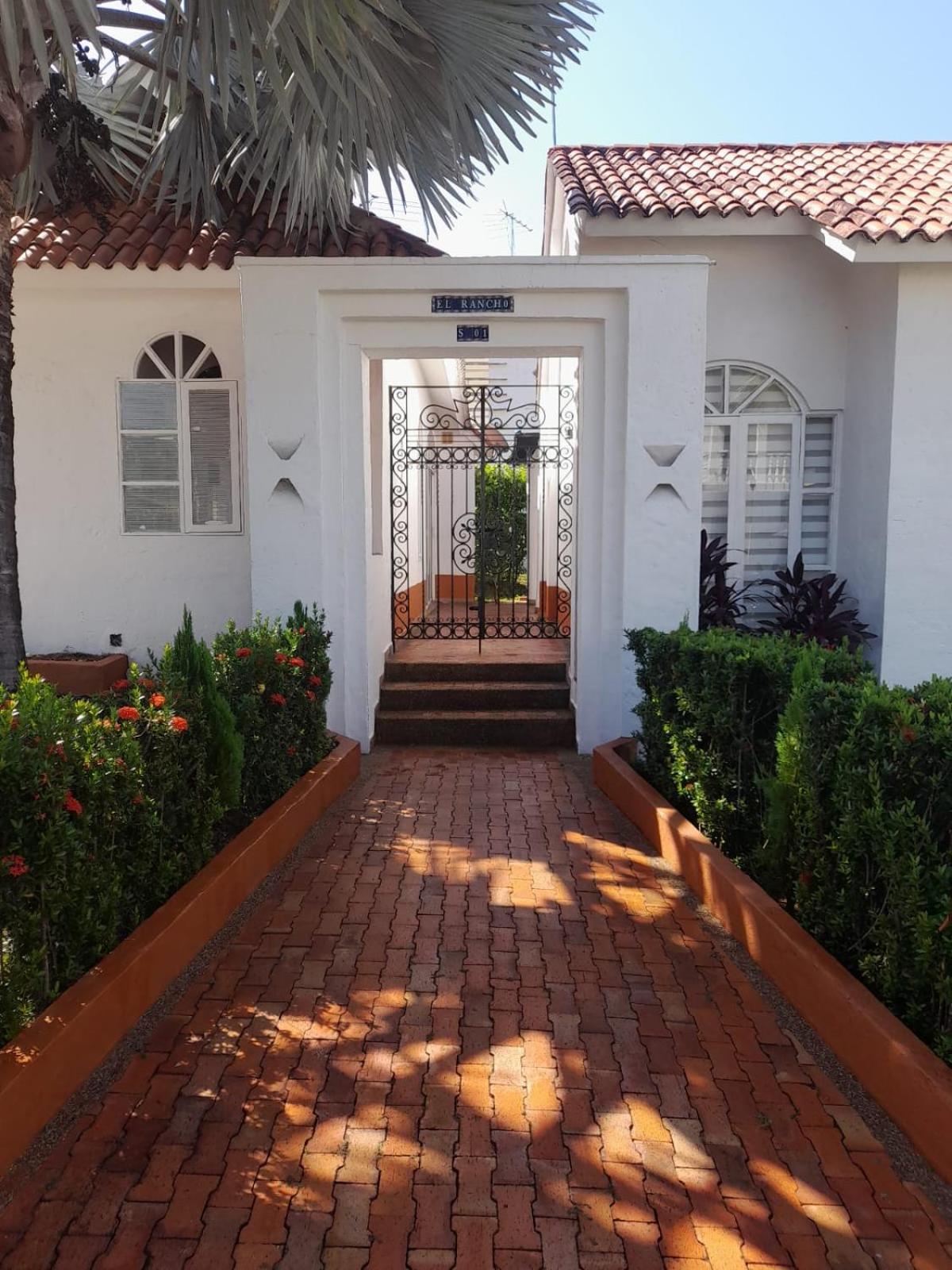 Casa en Melgar condominio la hacienda CON PISCINA