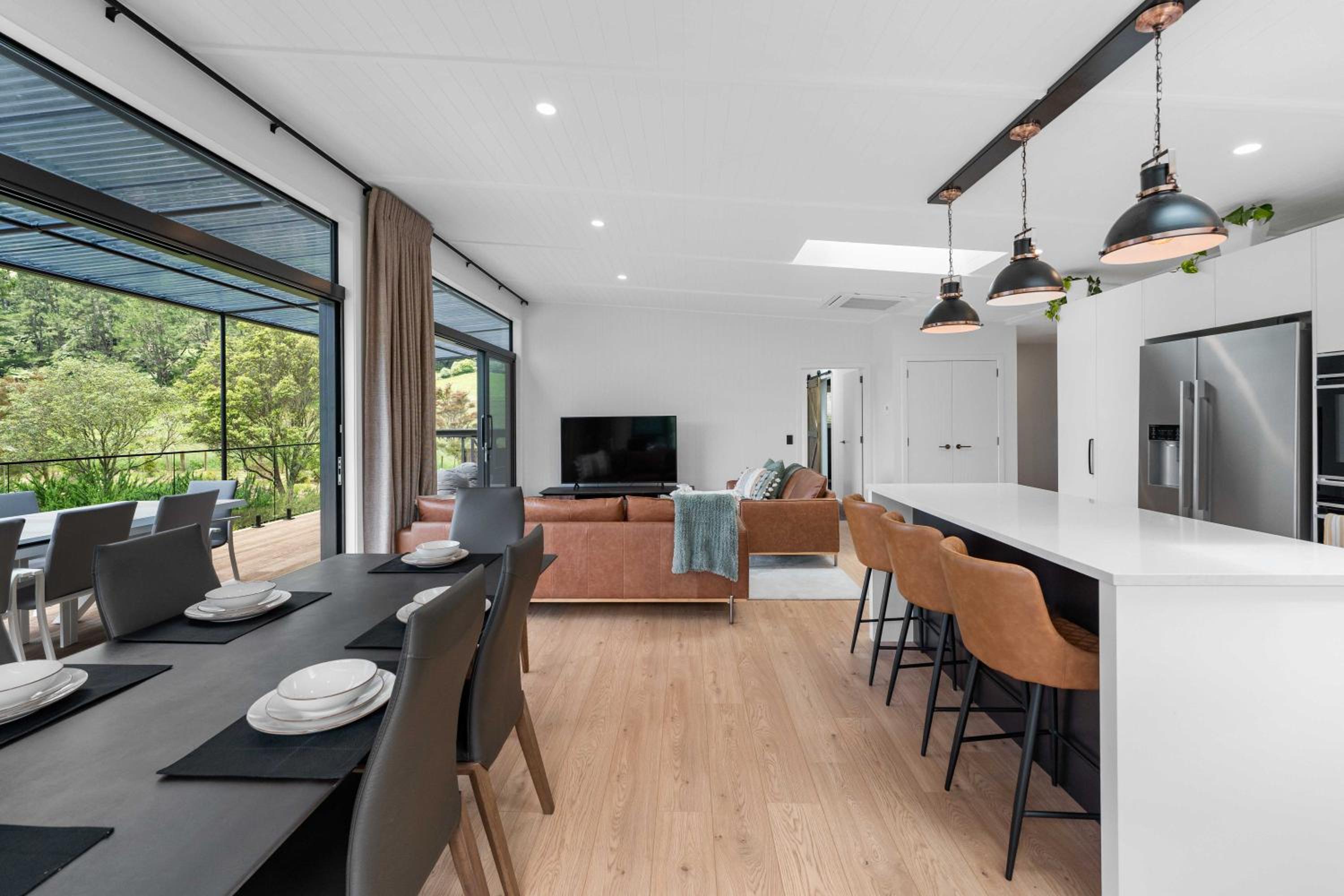 Lakeview Oasis - Lake Whakamaru Retreat
