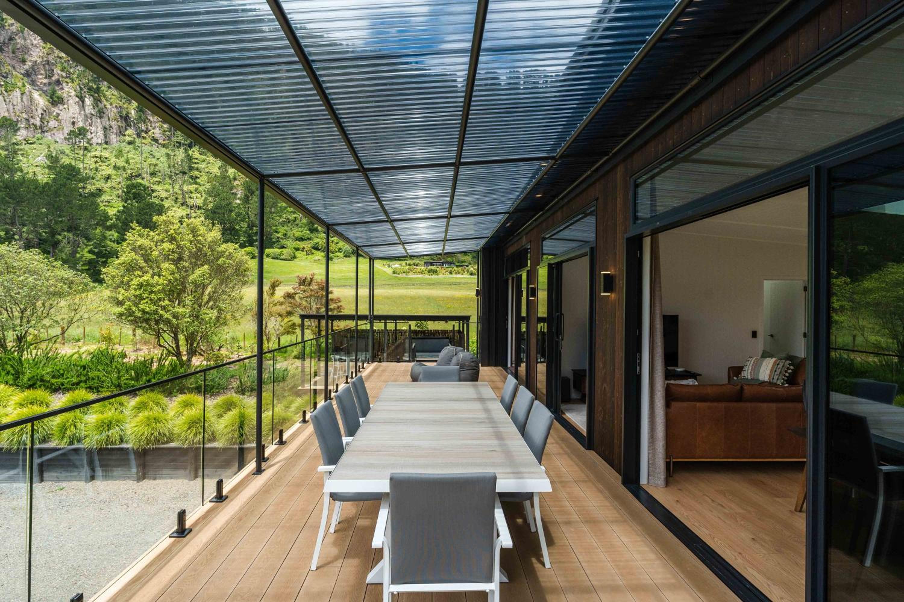 Lakeview Oasis - Lake Whakamaru Retreat