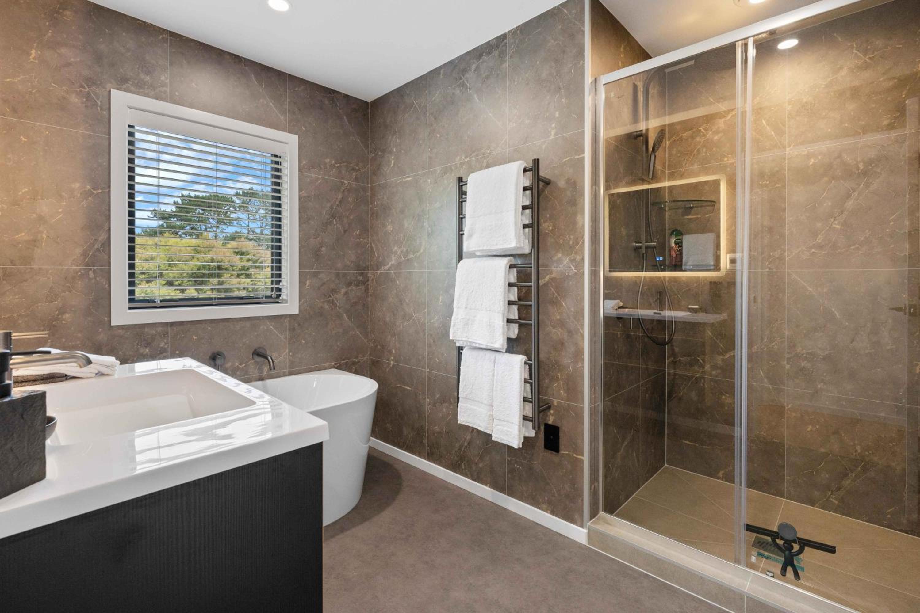 Lakeview Oasis - Lake Whakamaru Retreat