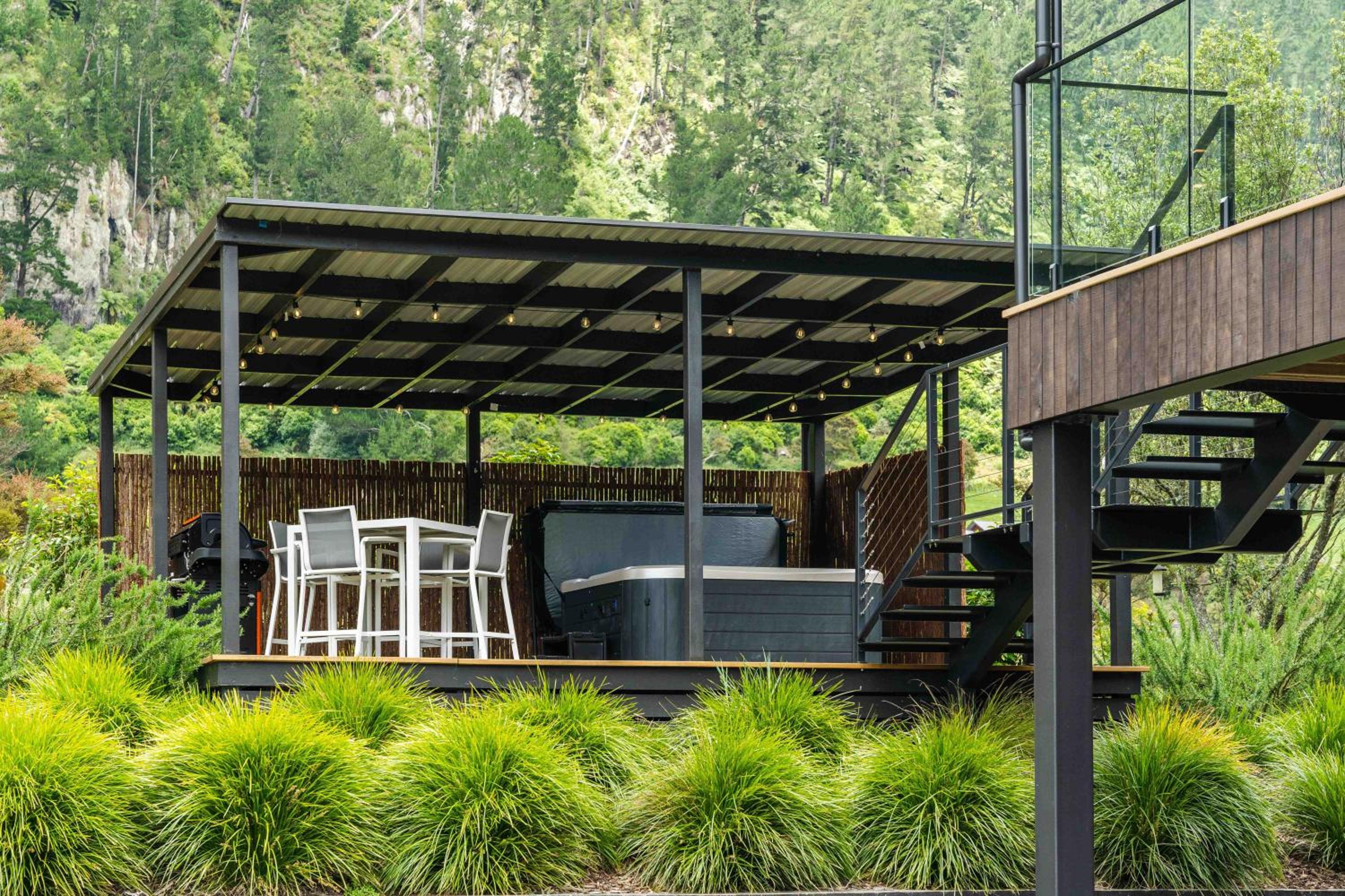 Lakeview Oasis - Lake Whakamaru Retreat