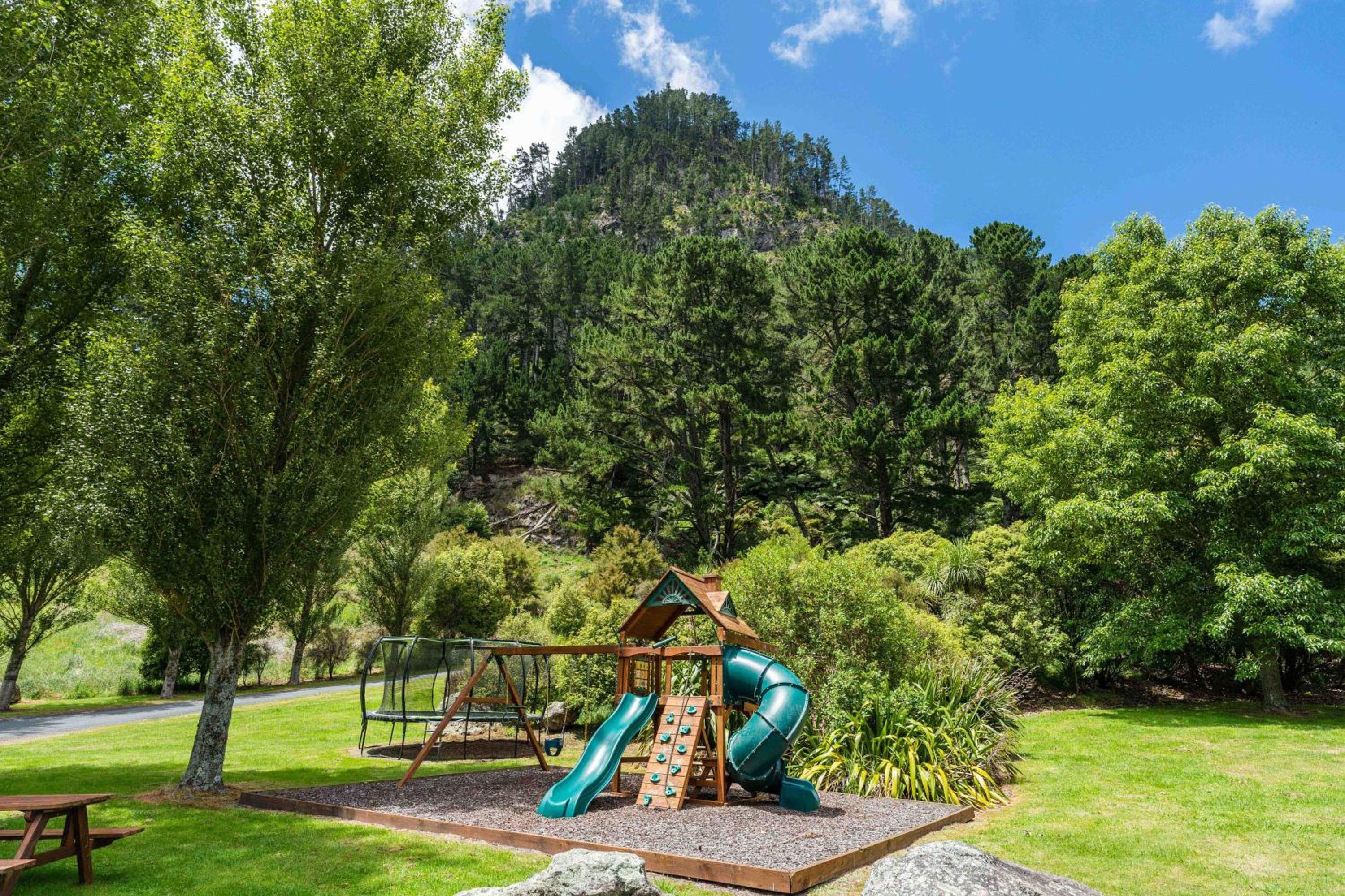 Lakeview Oasis - Lake Whakamaru Retreat