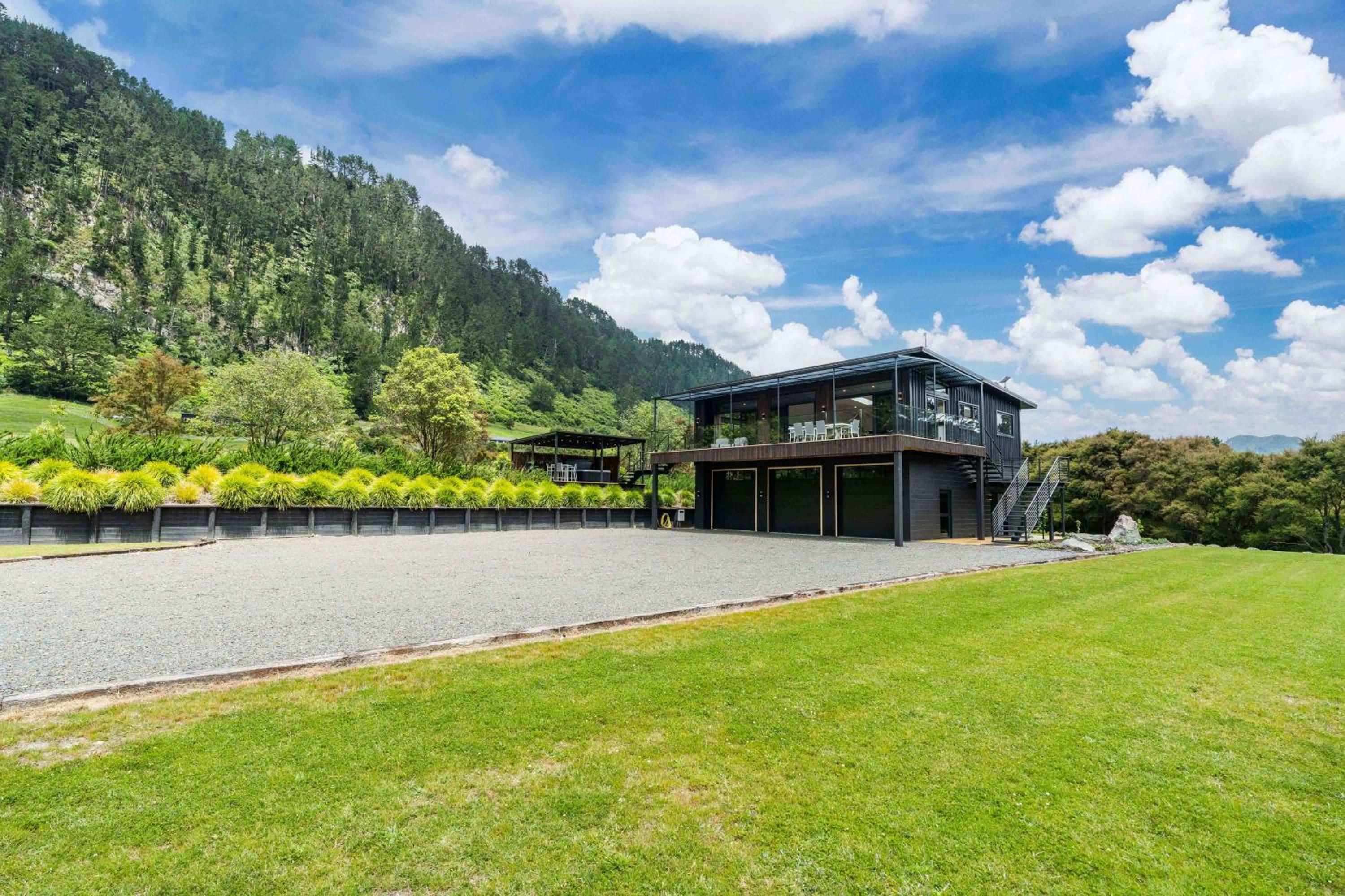Lakeview Oasis - Lake Whakamaru Retreat