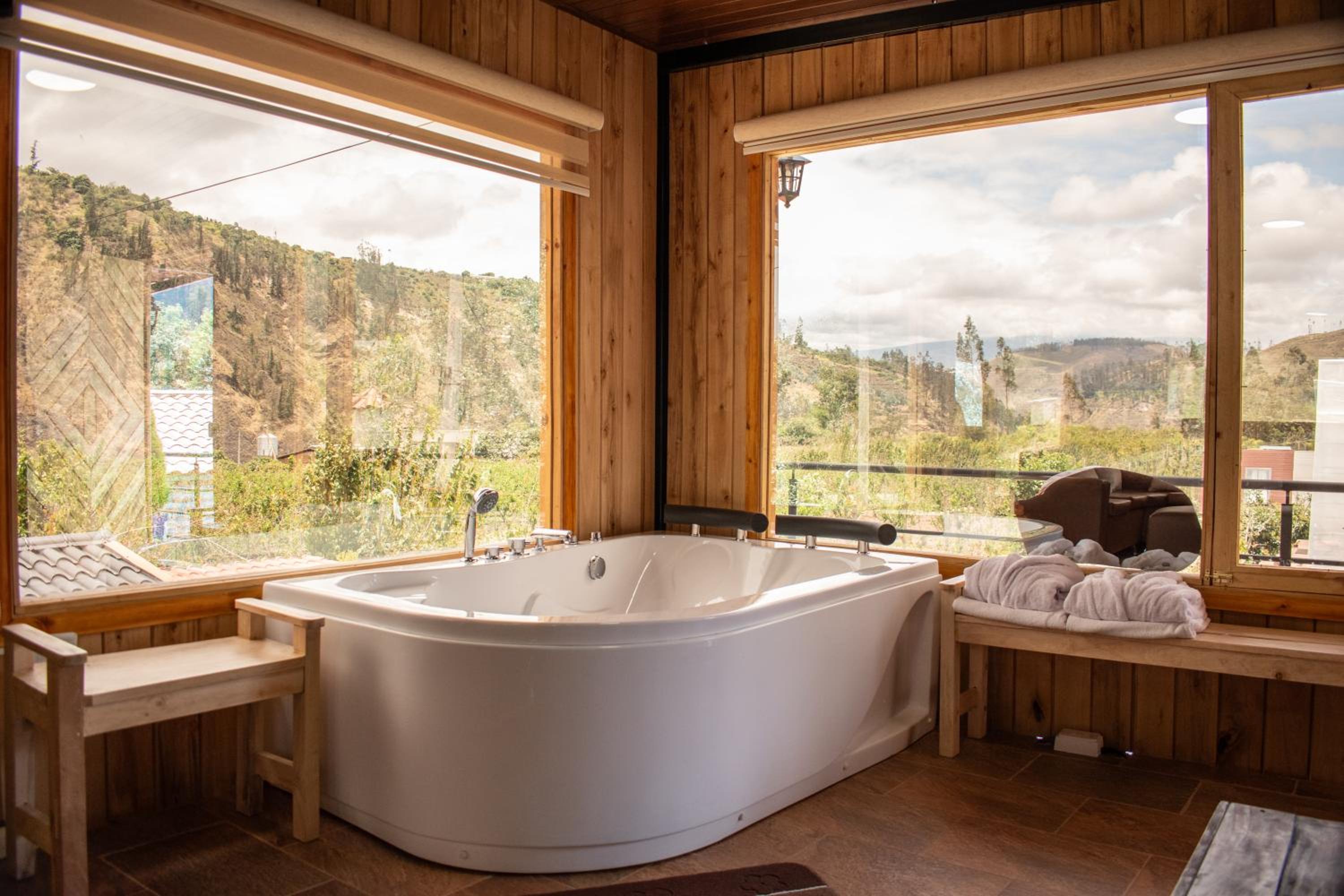 Glamping Guaytambos Lodge