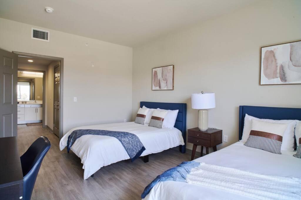 Blue Marina Views Top Floor Unit 2BD 2BA