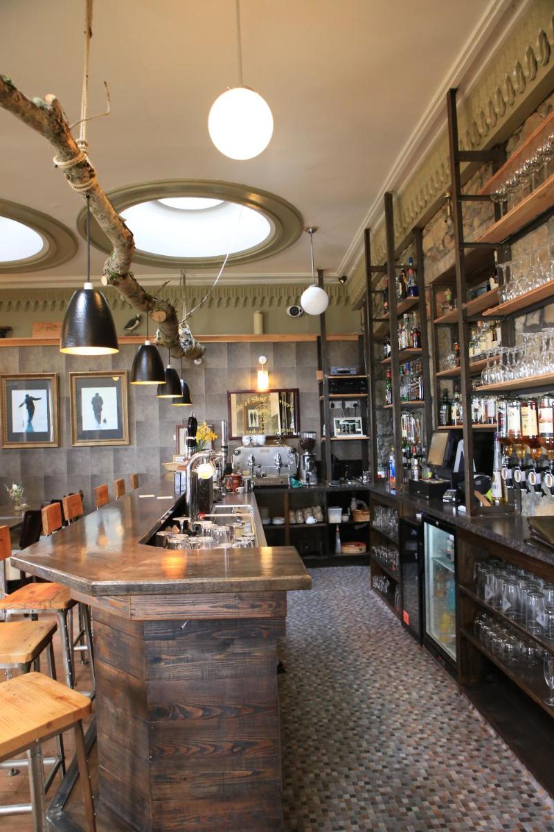 bar
