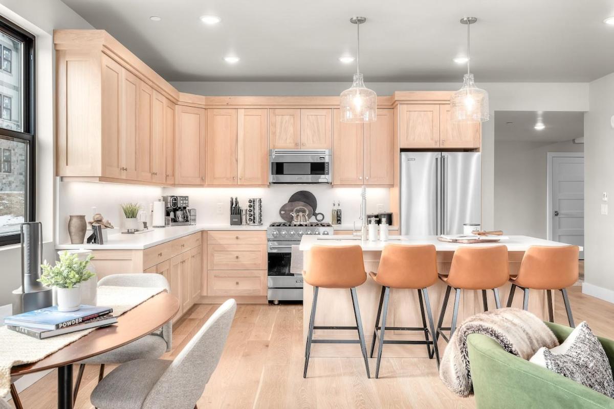 All Seasons, A Ski-to-shore Chalet At Deer Valley view 2