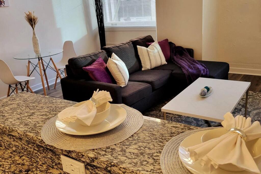 #2 Downtown Free Parking- Walk to Gainbridge, Lucas Oil, Conv Cntr view 4