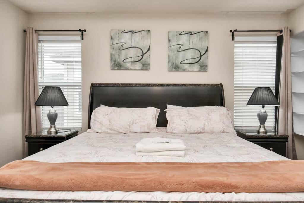 Family Friendly 4Bdroom With Backyard view 5