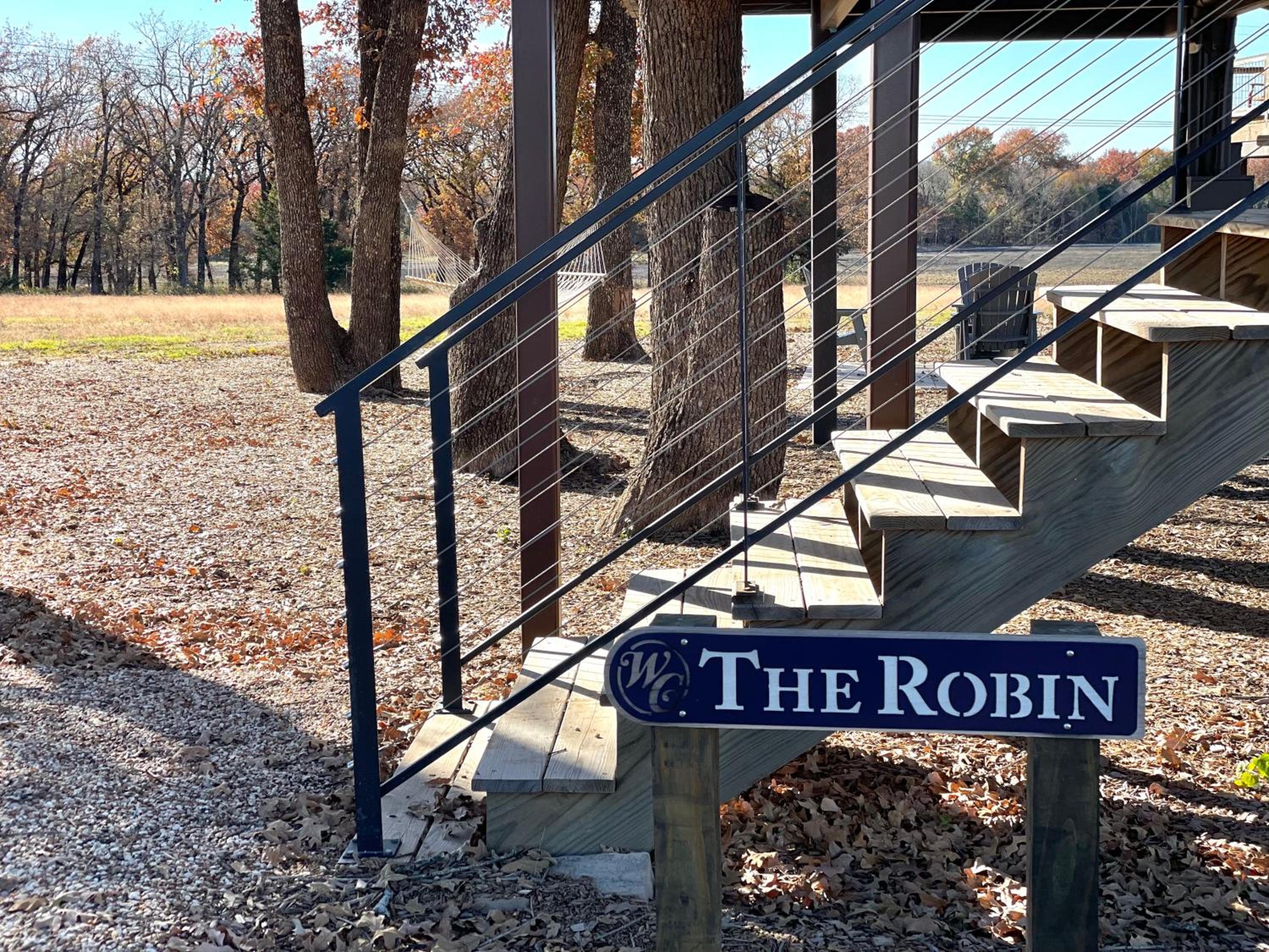 The Robin Treehouse 15 MIN to Magnolia Baylor