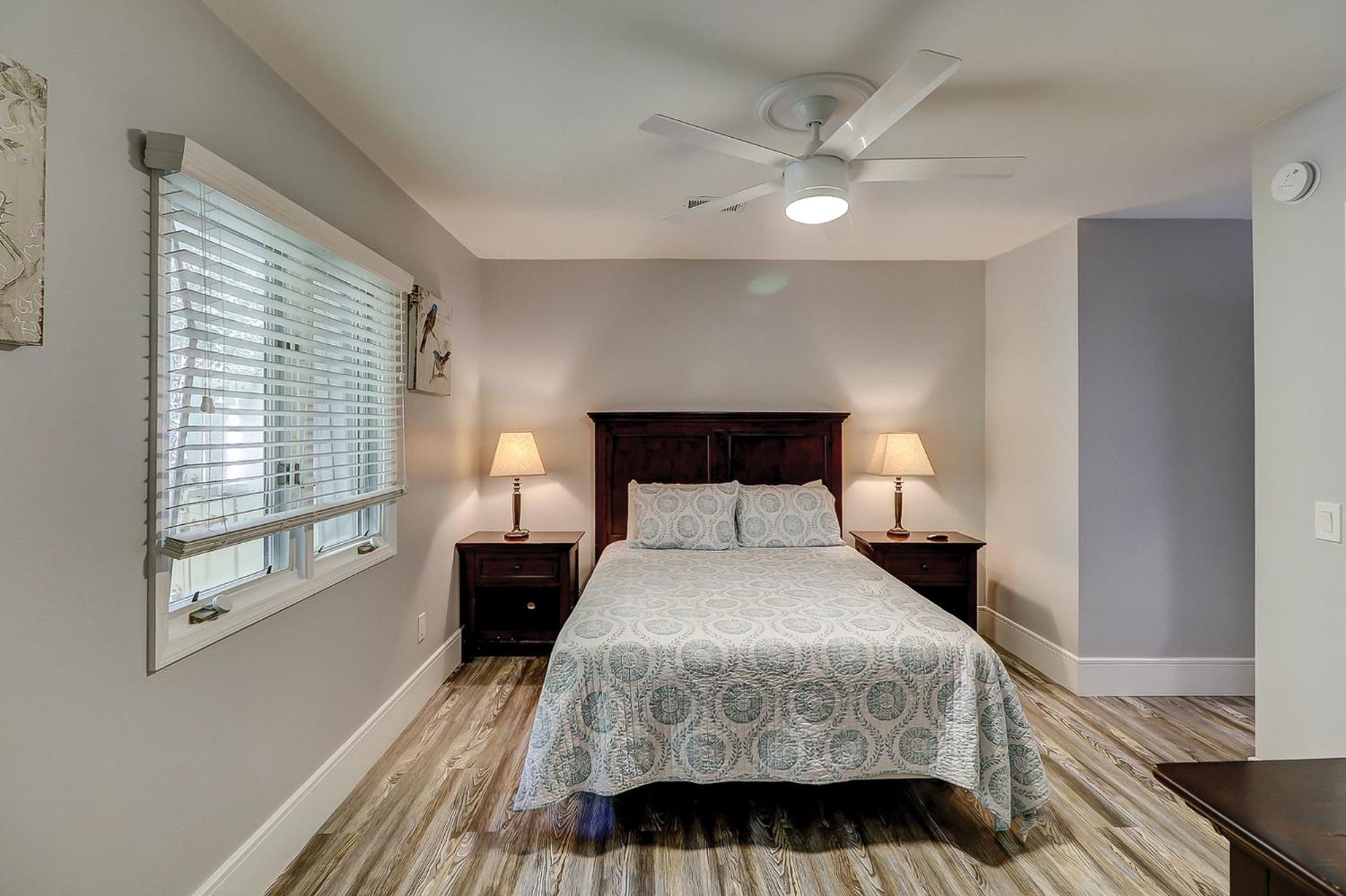 Luxury Updated 6 BR home Private Pool Near Ocean Bikes & Beach Gear Included