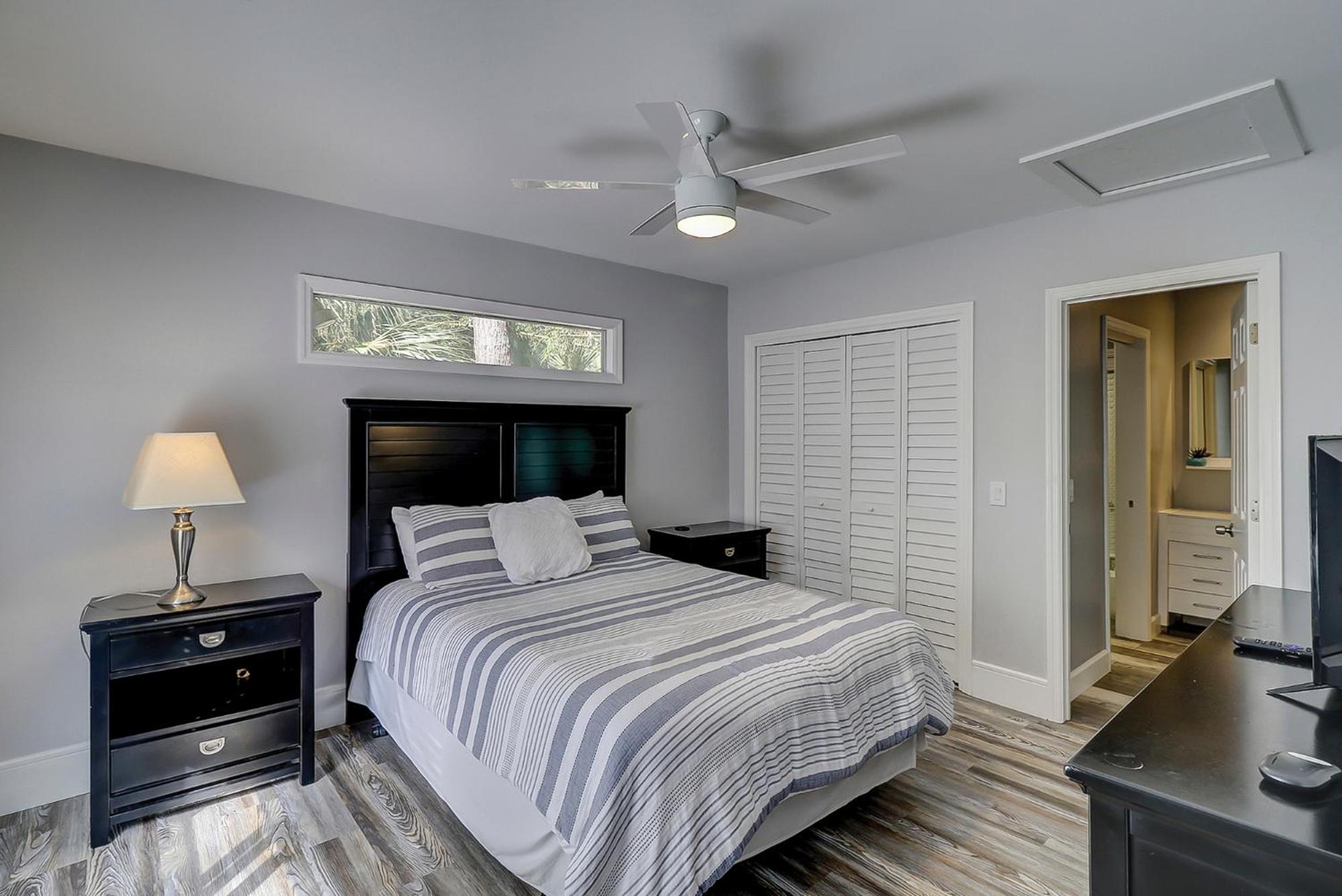 Luxury Updated 6 BR home Private Pool Near Ocean Bikes & Beach Gear Included