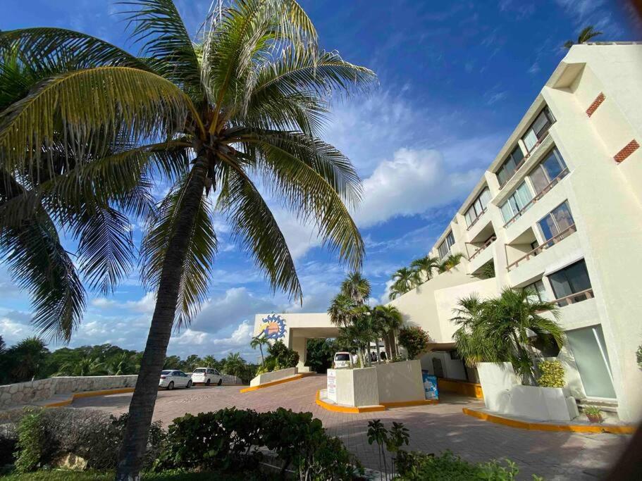 Cozy Studio in Beachfront Resort with Beautiful Sunset Views