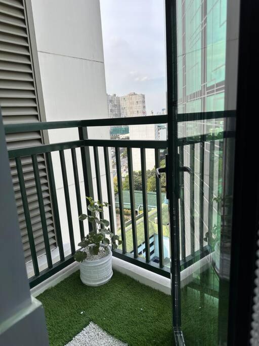 New & Spacious Unit in QC w/ Wifi & Netflix