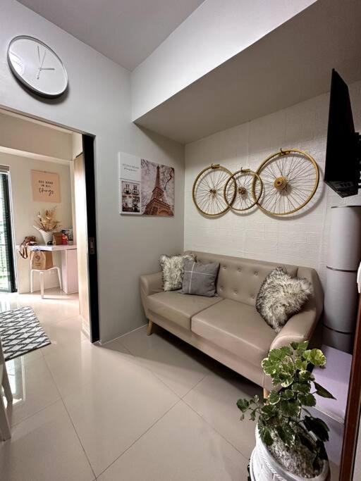 New & Spacious Unit in QC w/ Wifi & Netflix photo 3
