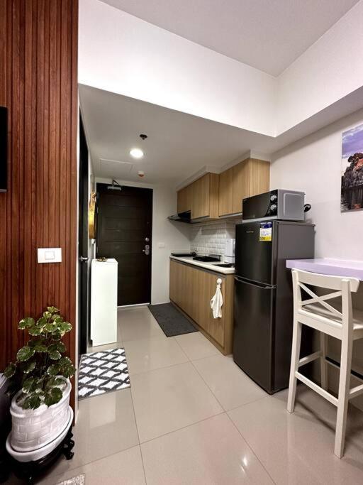 New & Spacious Unit in QC w/ Wifi & Netflix photo 4