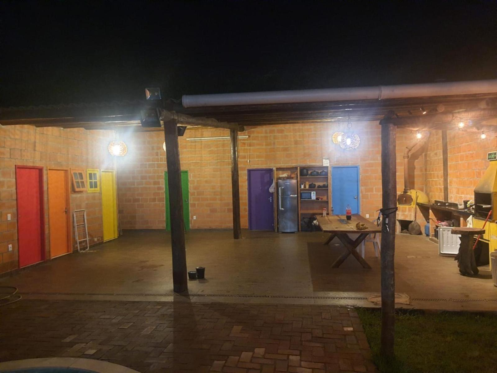 Casa de Campo / Sítio + Chalé Suíço + Área Festa + Piscina