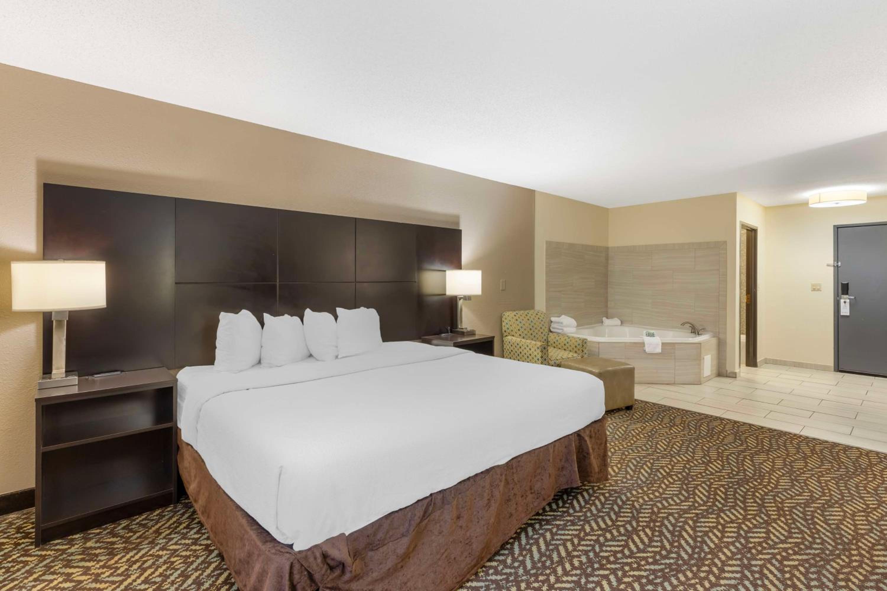 St Louis Vacations - Best Western St. Louis Inn - Property Image 3