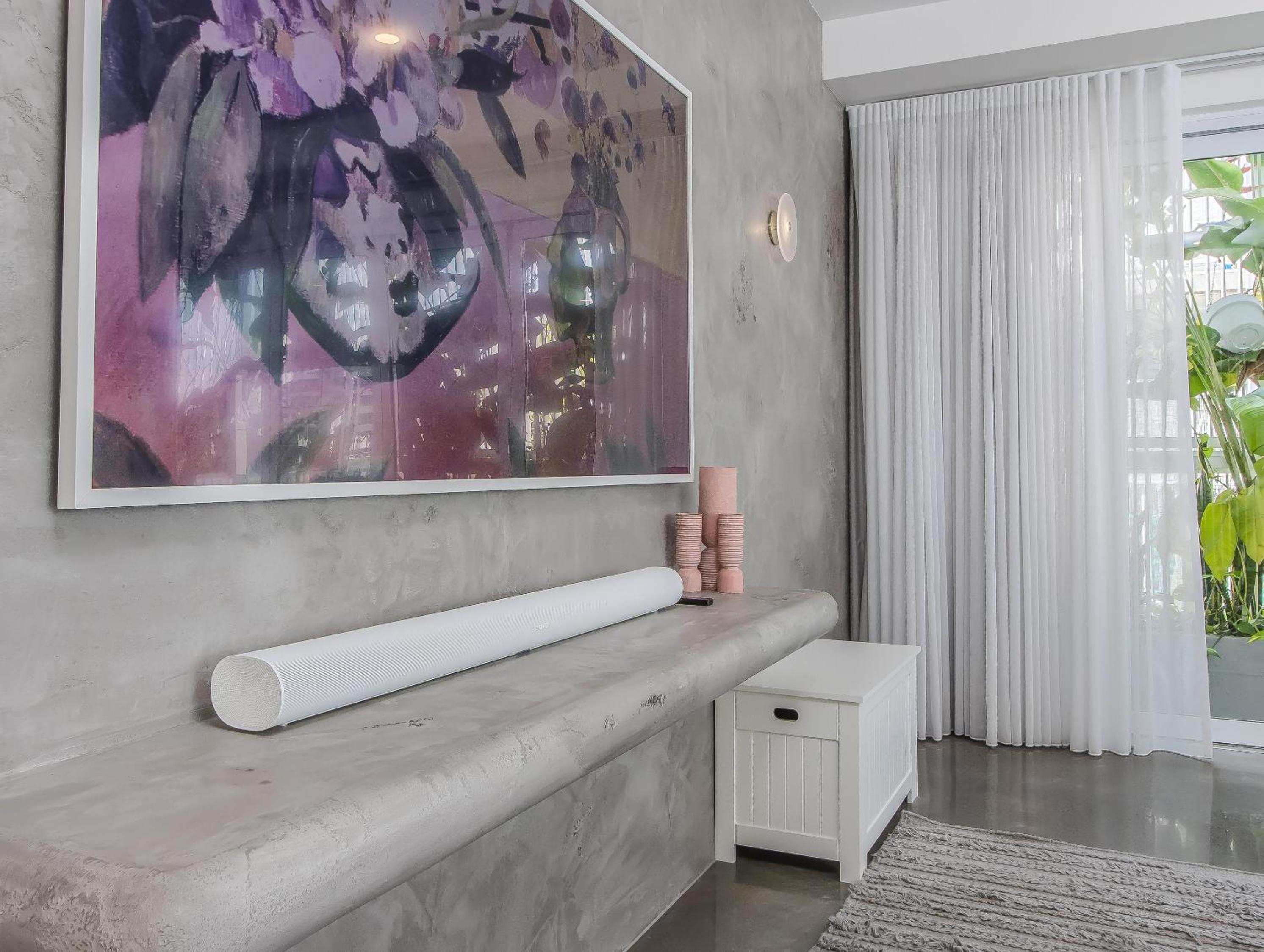 Palm Paradise: Luxury Villa Escape by the Beach