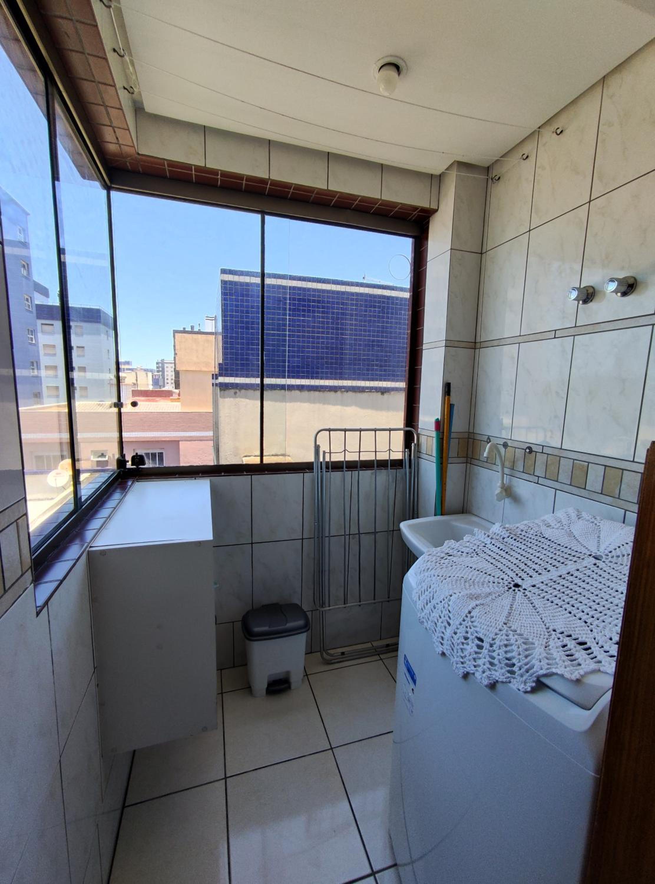 Apto 2 dorm com vista para o mar