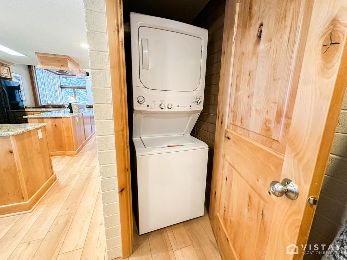 Silver Star Ski Retreat W Private Hot Tub! view 5
