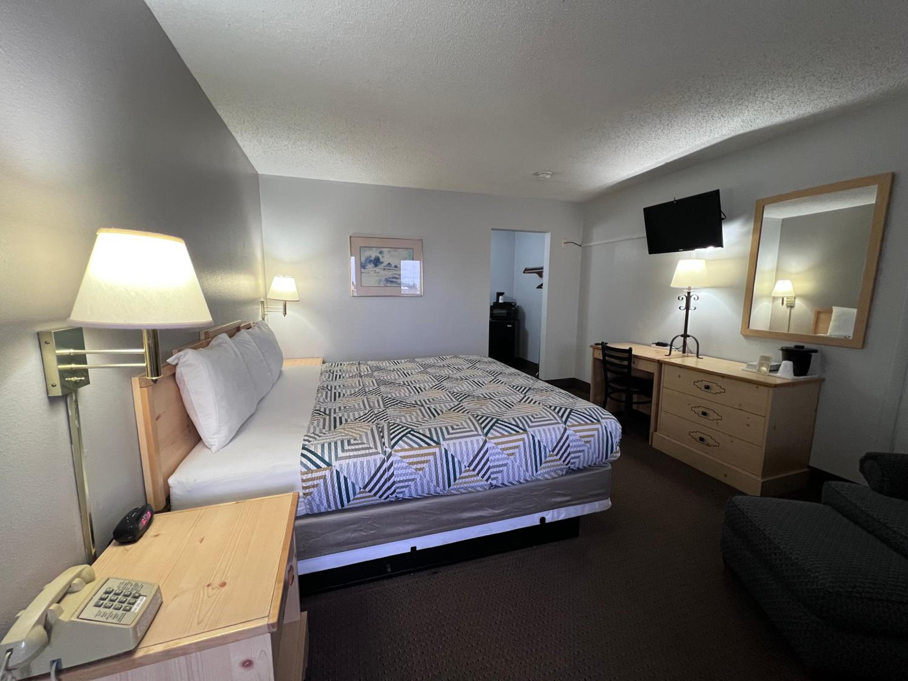 Dodge City Vacations - Regency Inn - Property Image 3
