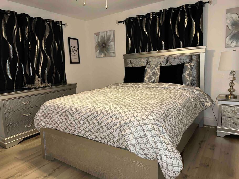 West Palm Beach Vacations - Prime Location W/Pool - Property Image 5