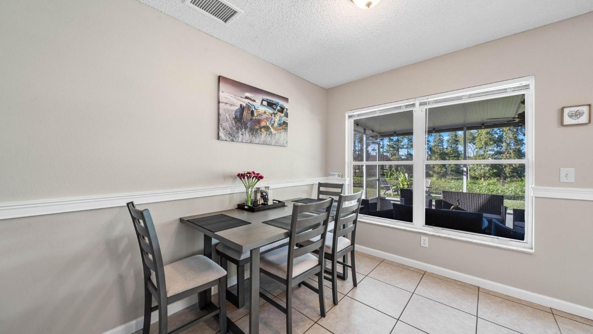 Brandon Central Location 4BR Lake Oasis
