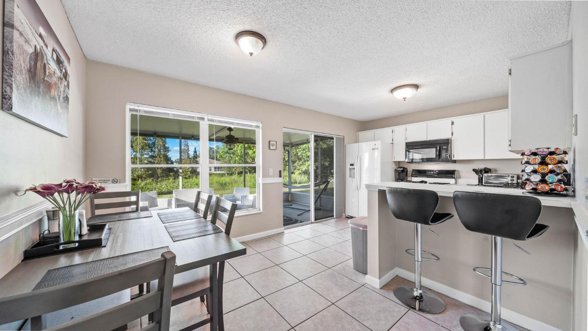 Brandon Central Location 4BR Lake Oasis