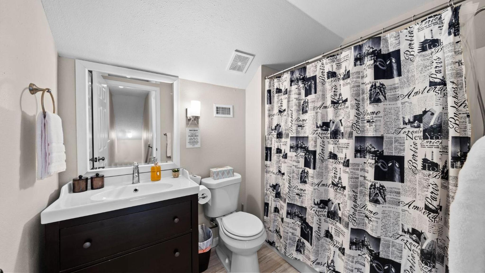 Brandon Central Location 4BR Lake Oasis