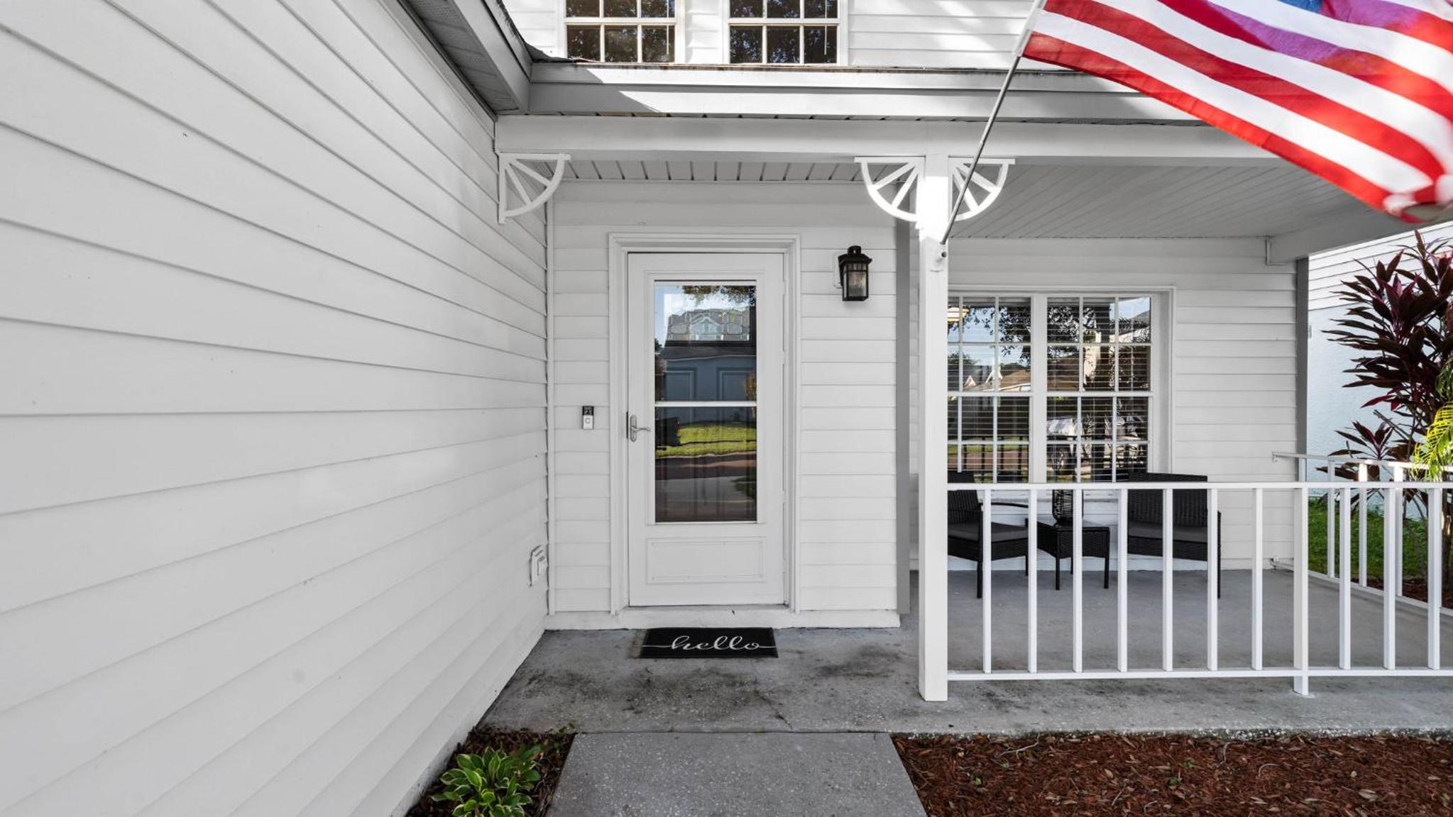 Brandon Central Location 4BR Lake Oasis