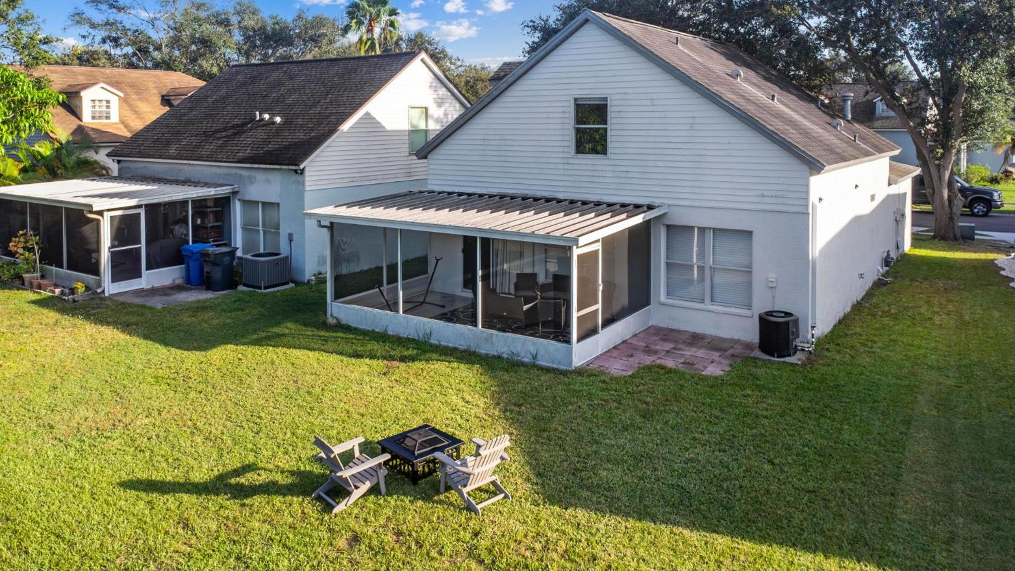 Brandon Central Location 4BR Lake Oasis