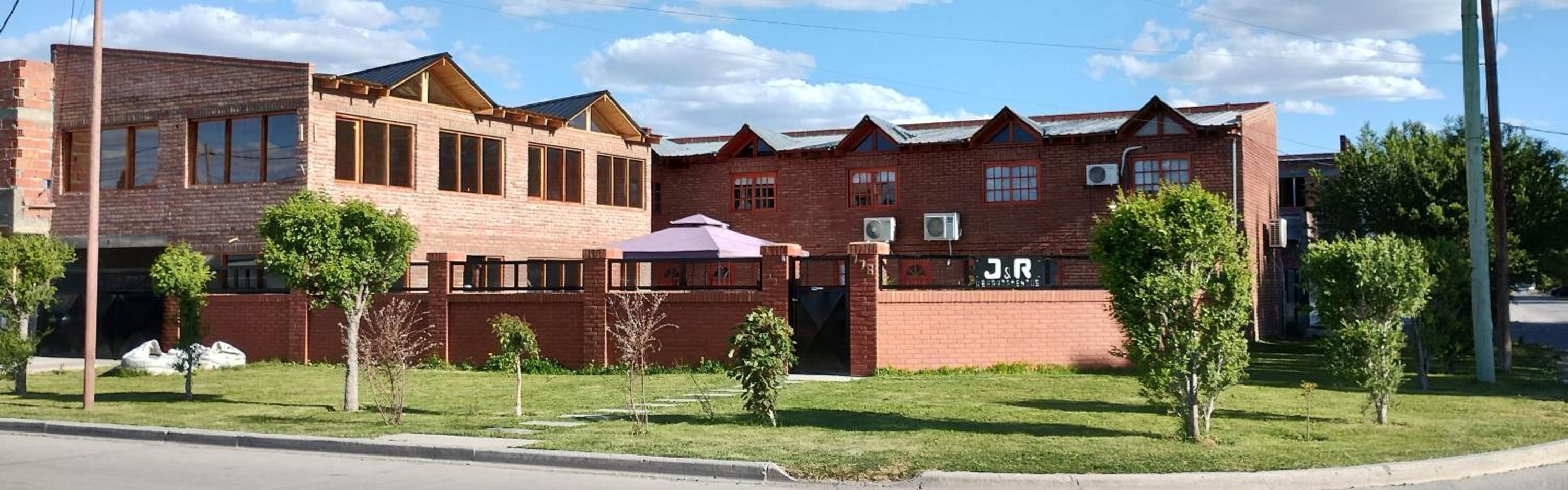 Hospedaje, Departamentos J&R
