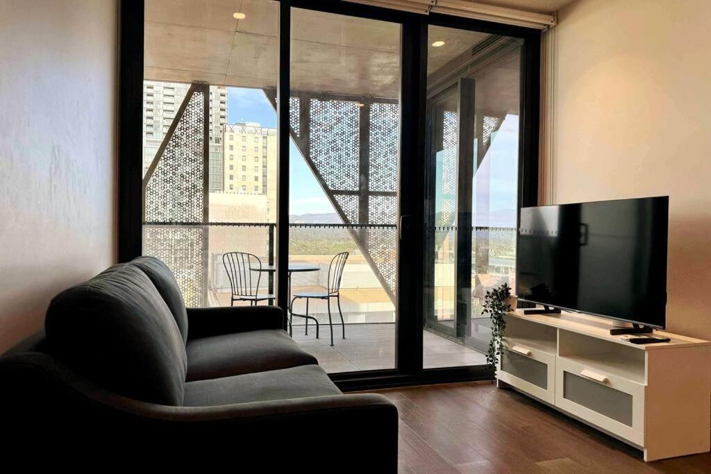 City Chic Living: 1-BR APT Overlooking Rundle Mall