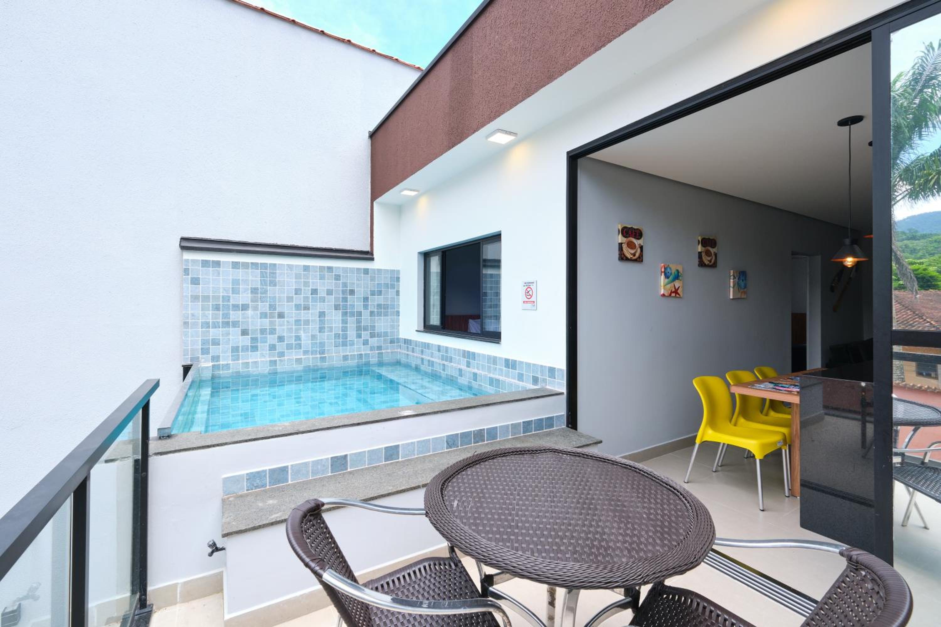 Villa da Serra 2 - Casa com piscinas privativas vidro