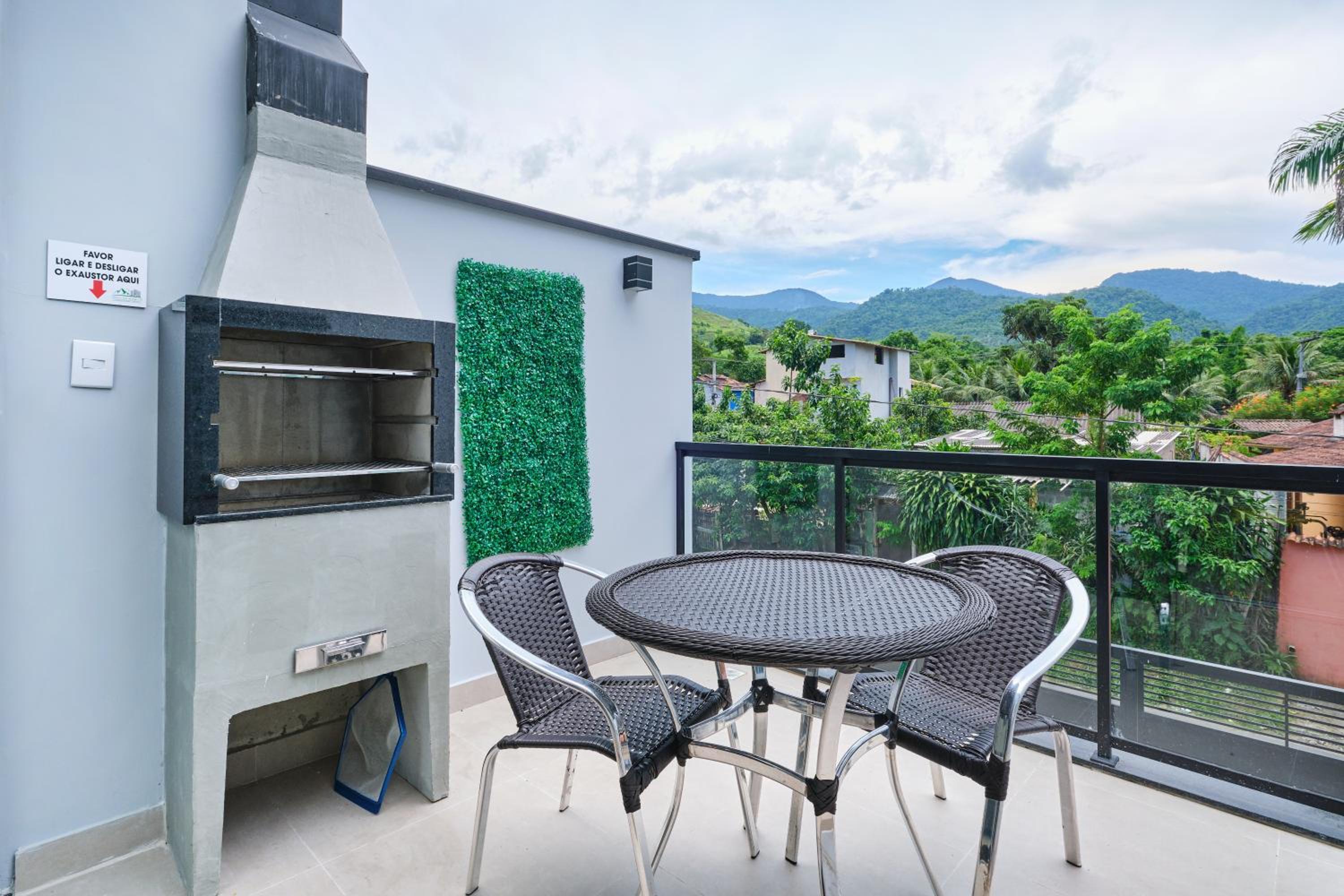 Villa da Serra 2 - Casa com piscinas privativas vidro