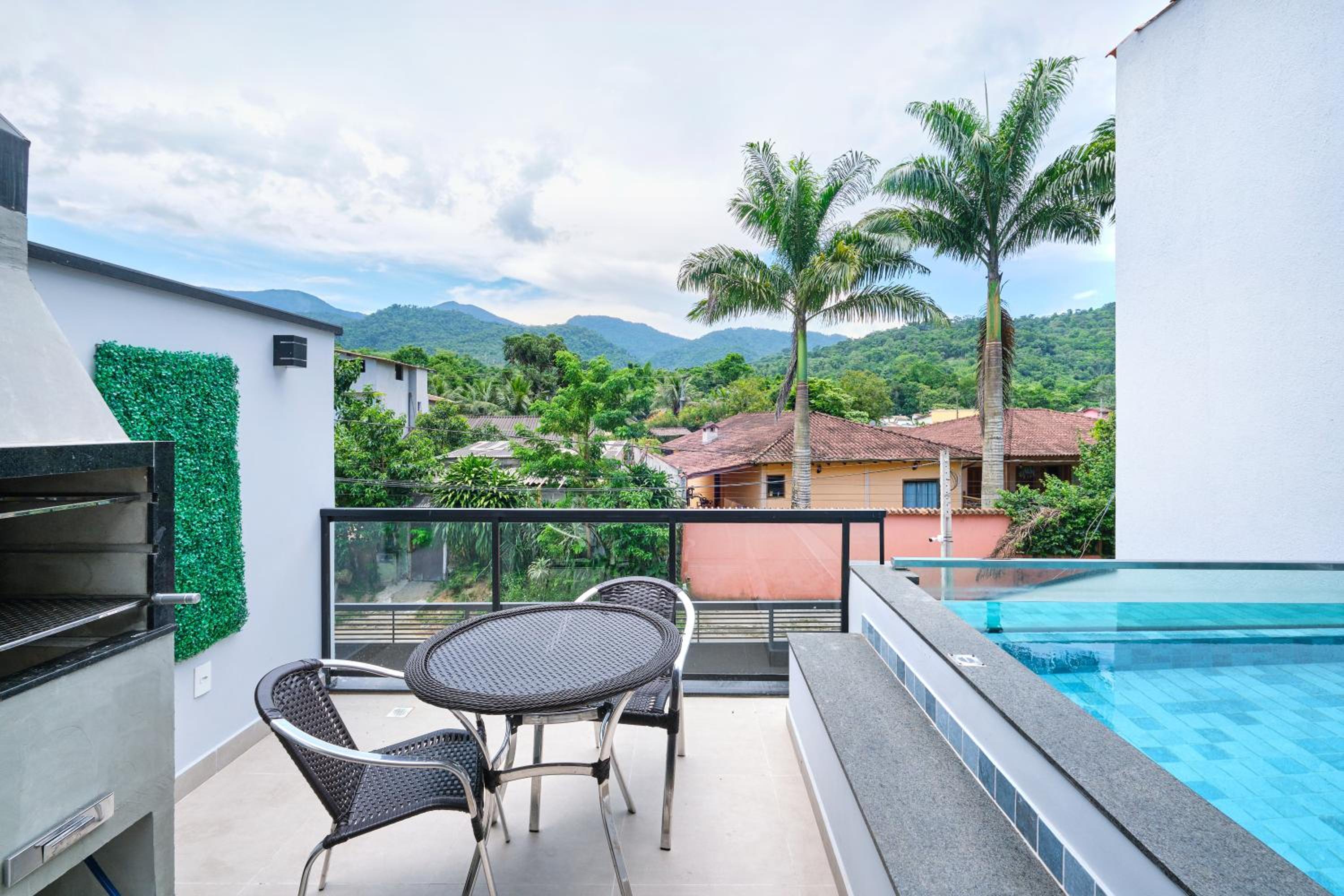 Villa da Serra 2 - Casa com piscinas privativas vidro