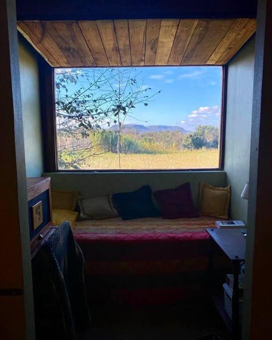 Cabaña al pie de la sierra