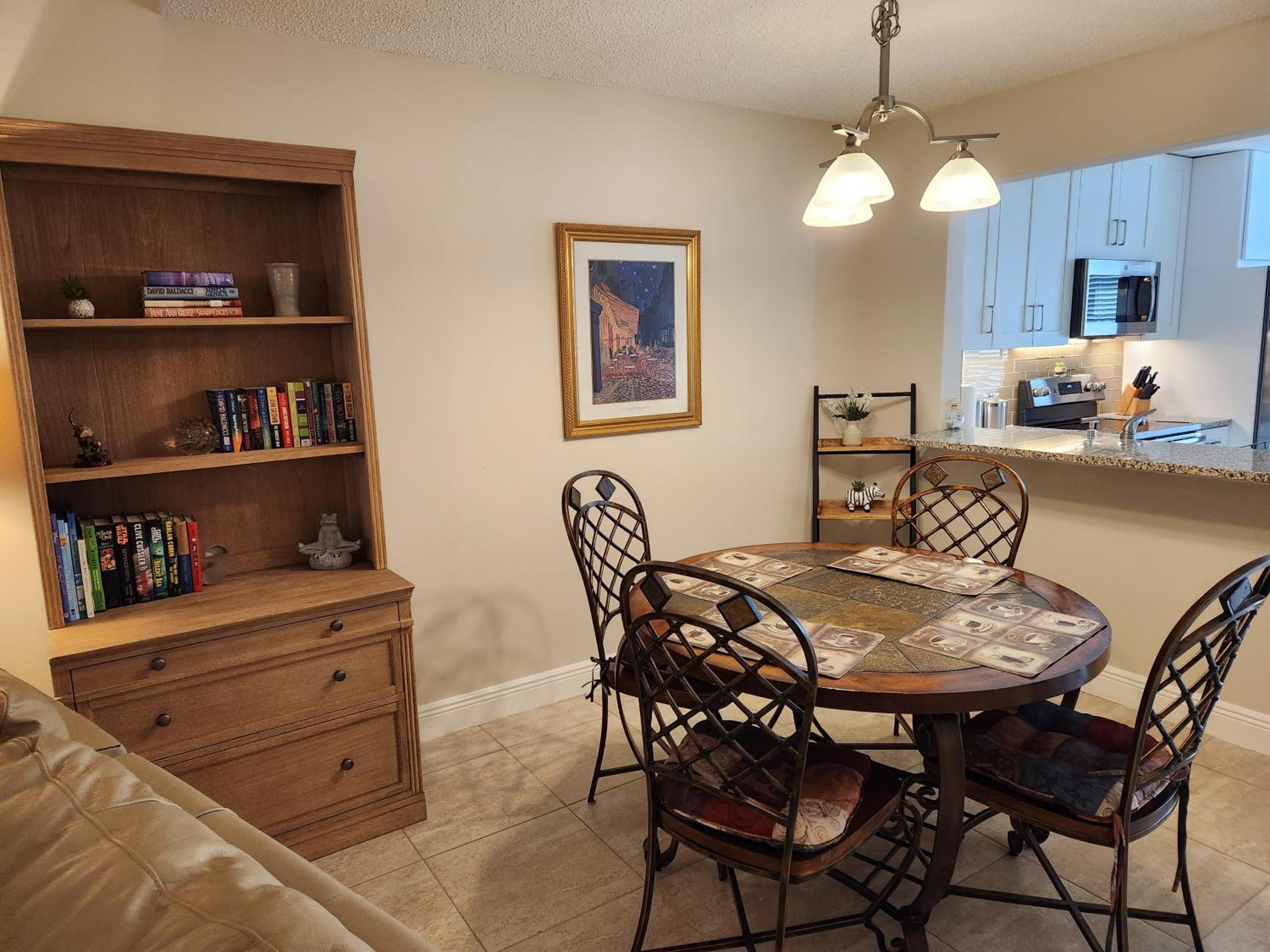 Sun&Fun - Beautiful renovated 2/2 villa in Jupiter view 3