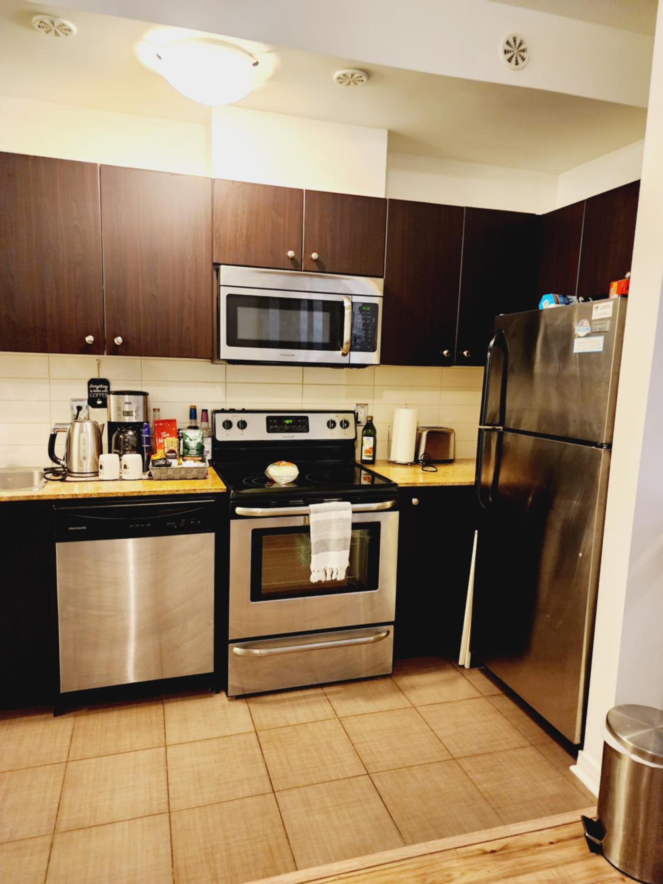 Beautiful Townhouse Near Yorkdale Mall, Wilson Subway