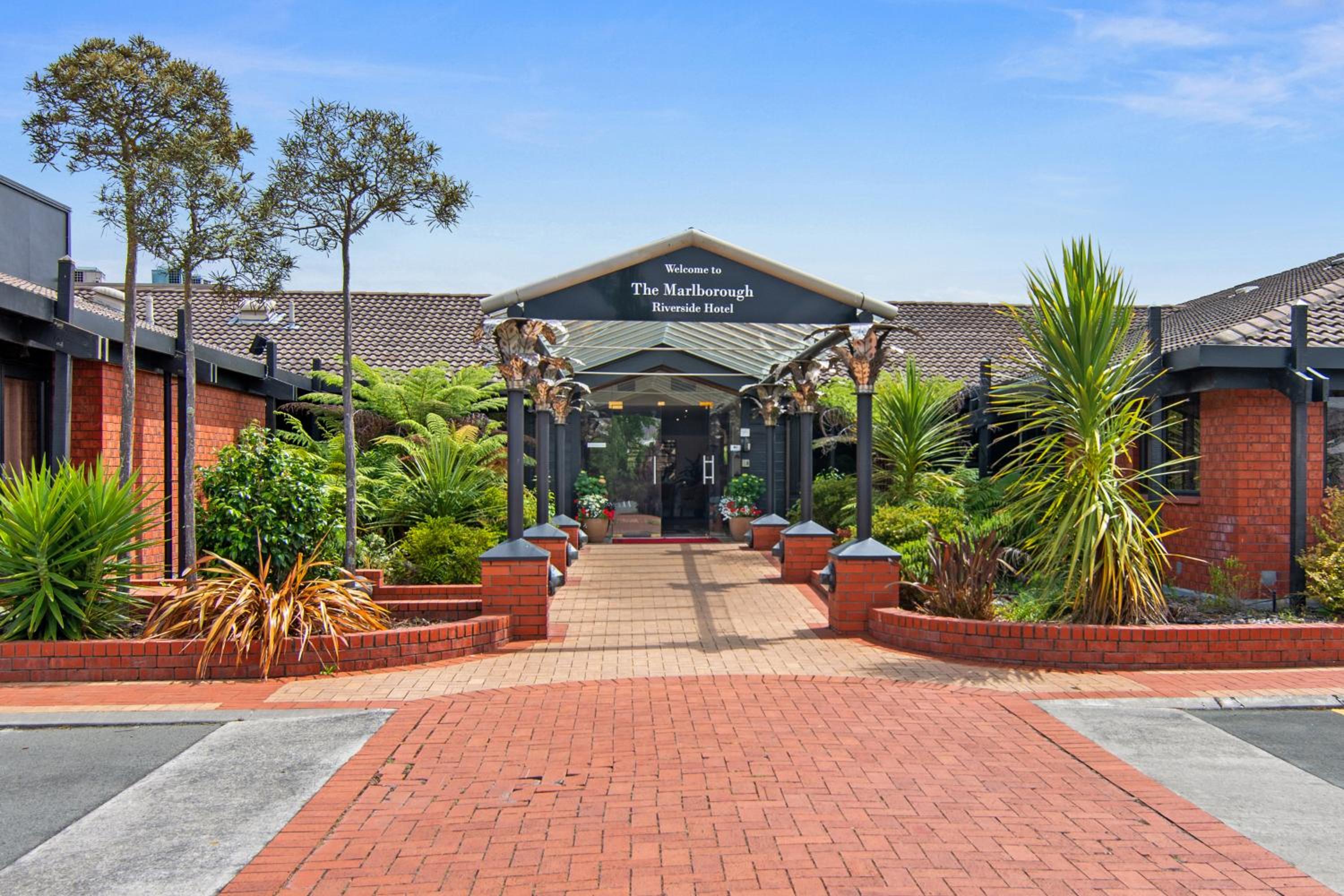 Hotel Riverside Hotel Marlborough - Image 1