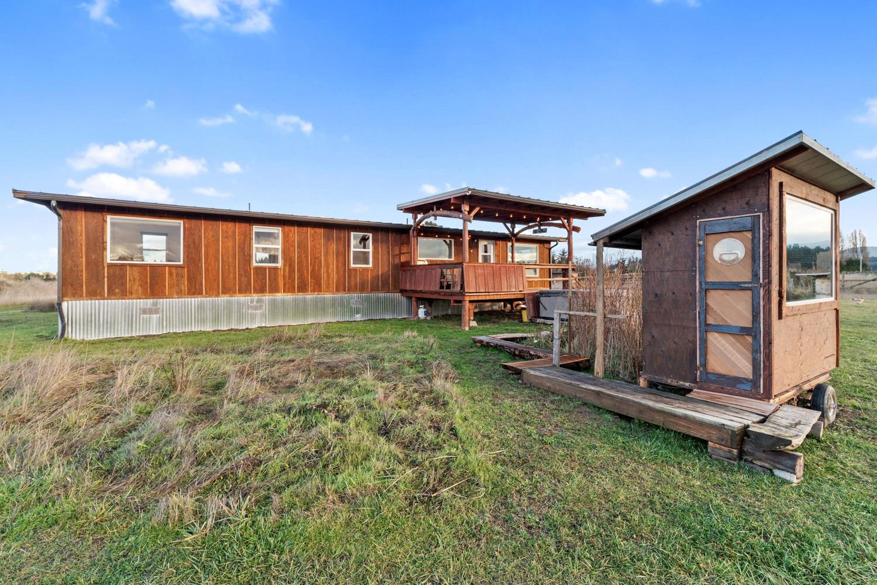 Frontier Farmhouse-Sauna &HT view 5
