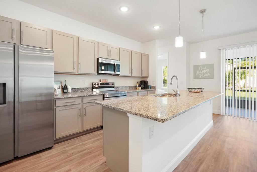 Luxury King Suite, 3BR 2BA, Beach Vibe, Top-Tier Amenities, Prime location view 5