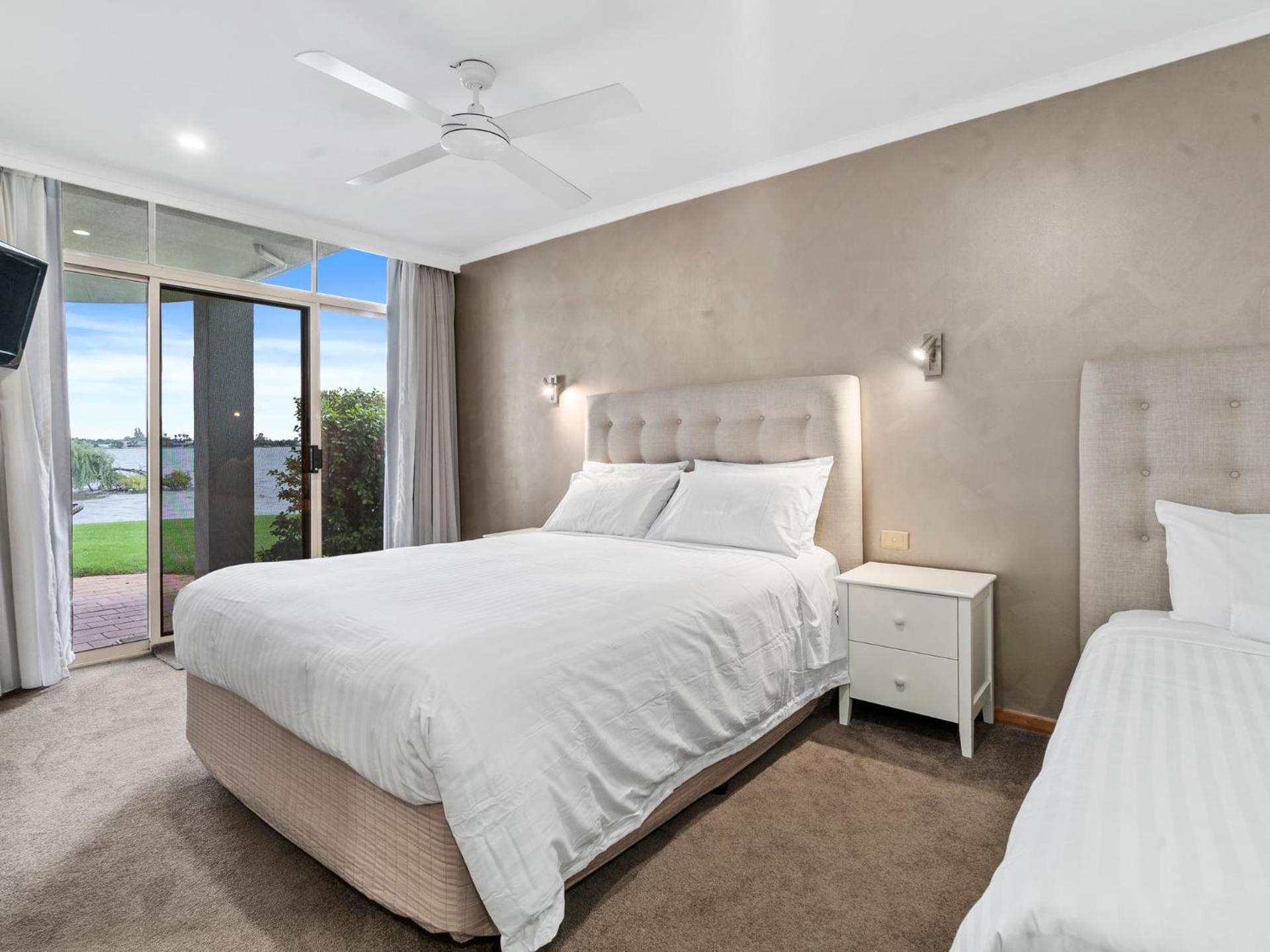 Yarrawonga Lakeside Apartment 41