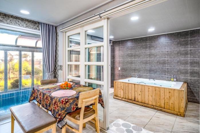 Jacuzzi