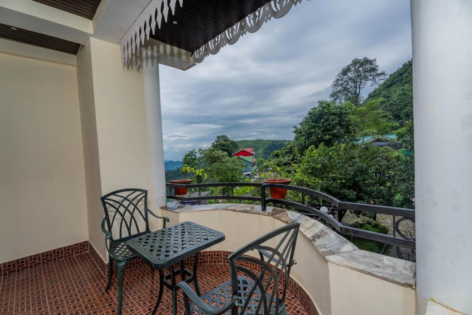 Summit Bougainvillea Tea Resort