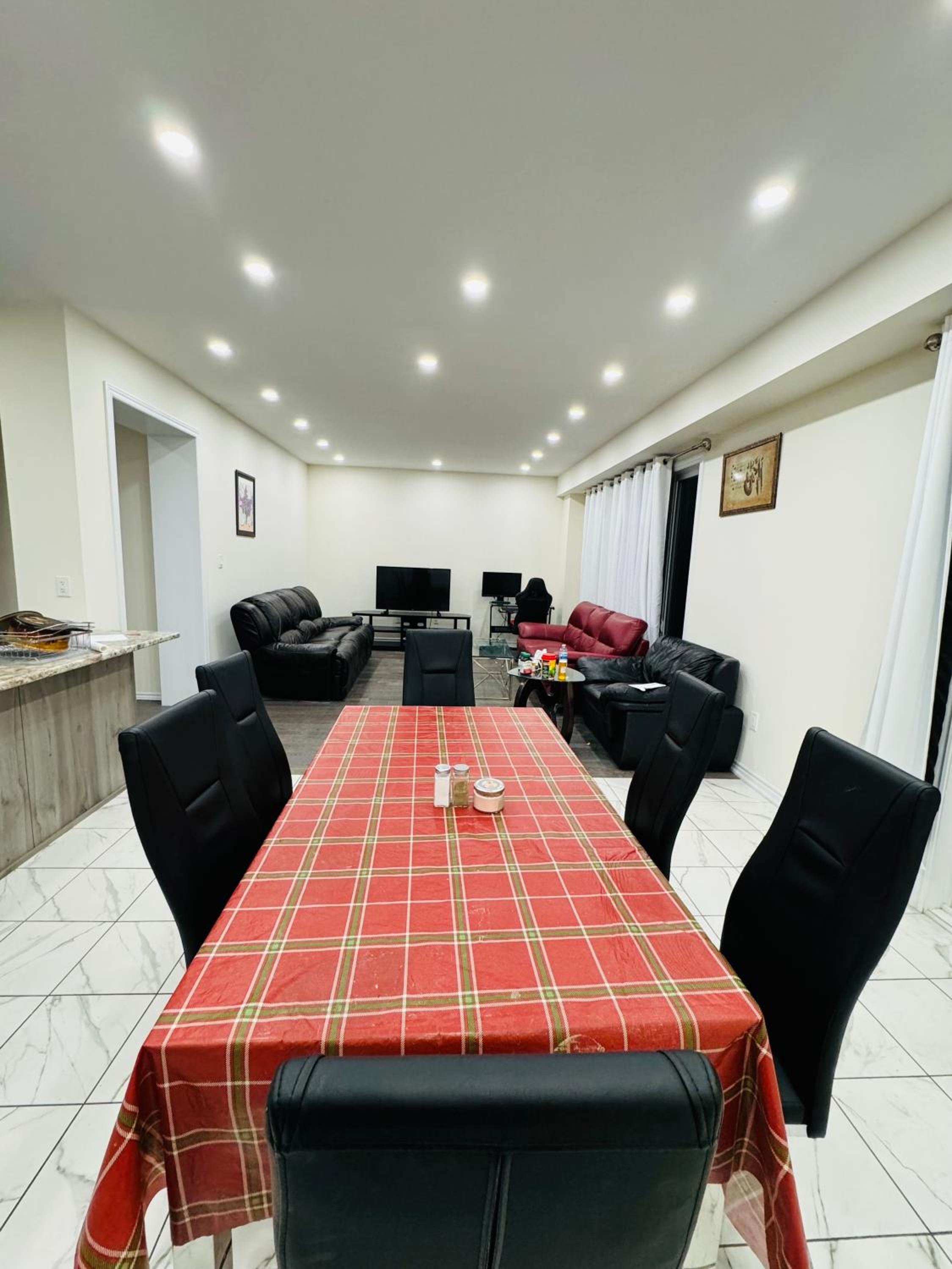 Niagara Falls House