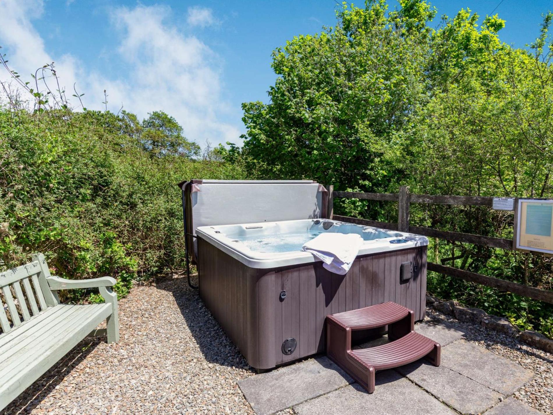 3 Bed in Bodmin oc-ltbra view 4